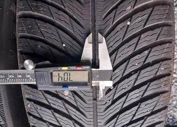 Sprzedam opony zimowe Michelin 225/60 18tki