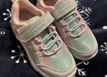 Nowe adidasy dla dziewczynki w rozmiarze 28