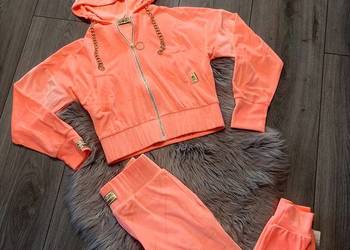 Dres komplet welurowy morela łosoś pomarańcz złote łańcuszki