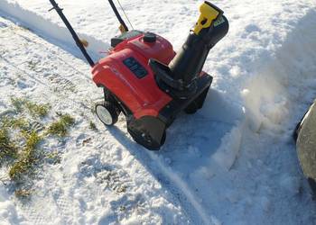 Odśnieżarka spalinowa AGT nie używana z zagranicy.
