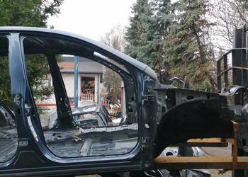 PRÓG SŁUPEK PRAWY BOK 8V5 TOYOTA RAV 4 IV