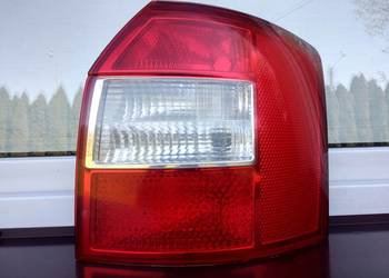 Audi A4 B6 kombi Avant lampa tył tylna prawa wkład oprawka oryginał OE