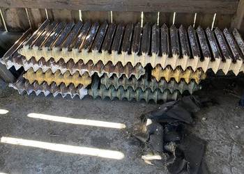 Sprzedam grzejniki żeliwne i parapety metalowe