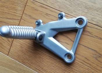 Ducati 848 1098 1198 set podnóżek prawy 82411471A, 46410561A