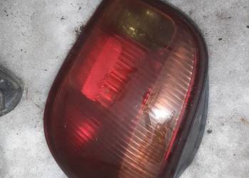 Lampa toyota prawa tył yaris 2004r