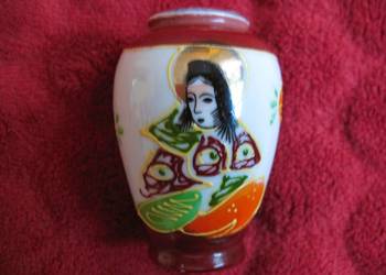 Wazon - mały flakon z wizerunkiem gejszy z okupowanej Japonii - 6,5 x 4 cm