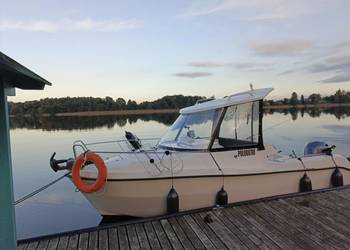 Łódź motorowa kabinowa pilothouse z silnikiem yamaha 115