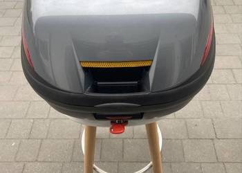 Motocyklowy kufer centralny