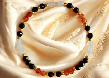 Bransoletka z kamieni