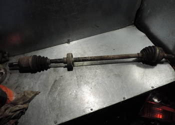 PÓŁOŚ PRAWA PRZEDNIA HONDA JAZZ II 1.2 B