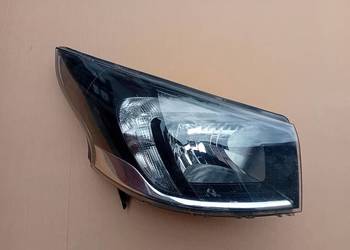Opel Vivaro 2B, Fiat Talento reflektor, lampa prawy przód.