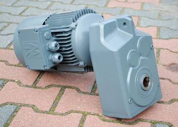 Motoreduktor dwubiegowy 0.3/1.3kw 14/60obr./min. z hamulcem. SEW