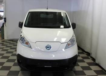 NISSAN E-NV200