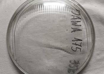 Szkło lampy przedniej, prawdopodobnie z motocykla JAWA 175.

Oznaczenie 760