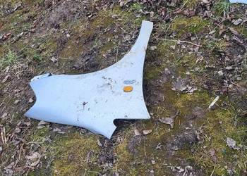 Błotnik    Prawy  Avensis Verso 1  Srebrny