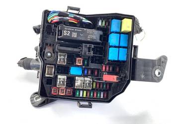 SKRZYNKA BEZPIECZNIKÓW LEXUS LBX 82644-V2020 Crossover 1.5 136KM MODUŁ