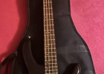 Sprzedam gitarę basową Cort w idealnym stanie