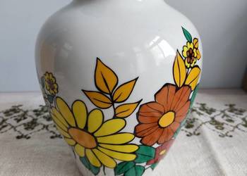 Wazon porcelanowy w kwiaty z Chodzieży