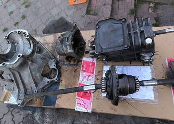 Fiat 126p skrzynia biegów półosie choinka dyferencjał kolo 1 bieg Fiat 126p skrzynia biegów półosie choinka dyferencjał kolo 1 bieg
