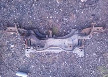 Toyota Yaris 2 Belka Sanki Oś Wózek Zawieszenie Wahacz przód