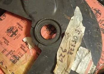 Alfa Romeo 75 Osłona tarczy przedniej prawa 60533921