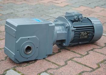Motoreduktor kątowy 1.5kw. 170obr./min.. Stqber/Stubbe