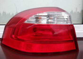 Kia Rio III 3 lampa tył tylna lewa narożna w błotnik oryginał