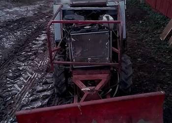 Traktor urwis. KMZ 012