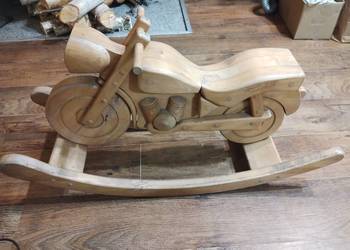 Motocykl na biegunach.