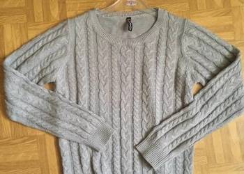 Sweterek Sweter z warkoczowym splotem NEW YORKER dobry na M s Xs