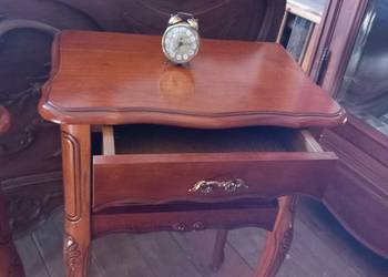 Piękne  2 stoliki nocne z Francji wys 67 cm szer 44 cm
