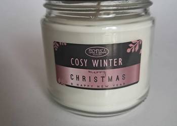 nowa świeczka Cosy Winter pachnąca szafa 135 g, brak metki