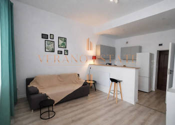 Okazja !!! kawalerka w kamienicy - blisko UM