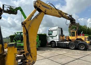 KOPARKO LADOWARKA  Komatsu WB97S-5E0