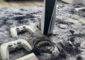 PlayStation 5 + 2 Pady + Gran Turismo 7