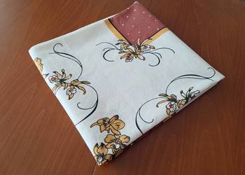 Obrus lniany biały w brązowe kwiaty, 150 x 142, do sprzedania