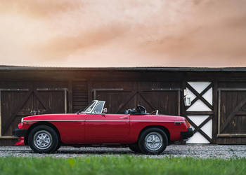 MG MGB Klasyczny brytyjski roadster (podobny do triumph)