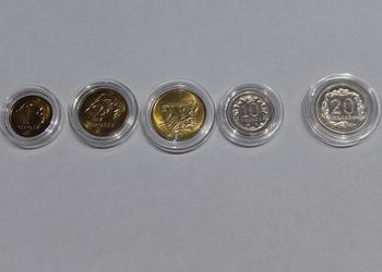 Komplet monet obiegowych w stanie menniczym bankowym 2002 rok