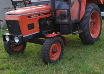 Ciągnik rolniczy Zetor 4911