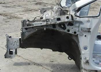 ĆWIARTKA PODŁUŻNICA LEWA PRZEDNIA PRZÓD 070 TOYOTA PRIUS III LIFT
