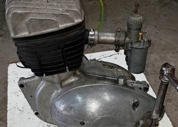 WSK 125 -silnik pali