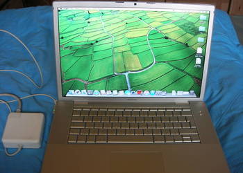 Mały laptop MacBook A1260