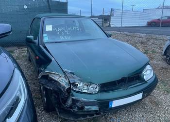 VOLKSWAGEN Golf IV Cabriolet 1.6i 101 Carat  4714PR