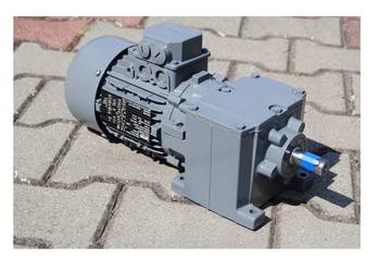 Motoreduktor 0.37kw. 420,4obr./min.. Firmy LENZE.