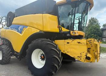 Kombajn zbożowy New Holland CR9080 Rok 2008 heder Vario