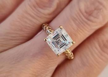Złoty pierścionek z moissanitem 2.75ct. R.17