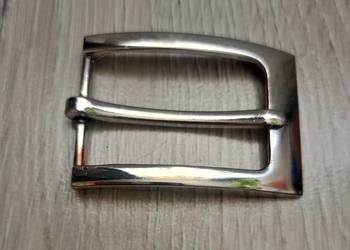 Klamra metalowa do paska.