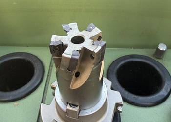 Frez czołowy Ø32 mm z płytkami na oprawce ATORN SK40 DIN 69871