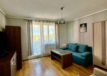 Słoneczna kawalerka z balkonem