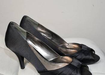 Eleganckie czarne szpilki 37 satynowe peep toe E-code